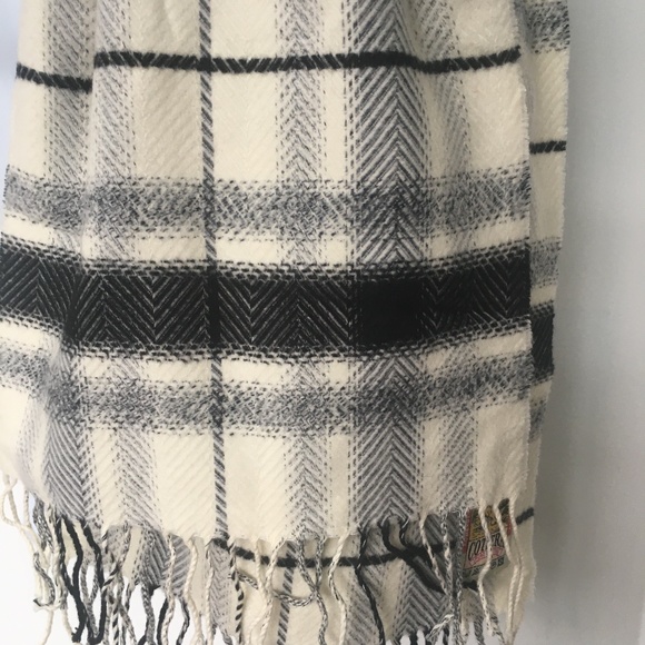 COTIERA Scarf 100% Cotton feels like cashmere Germany Fringe Cream Black Plaid - Picture 5 of 6
